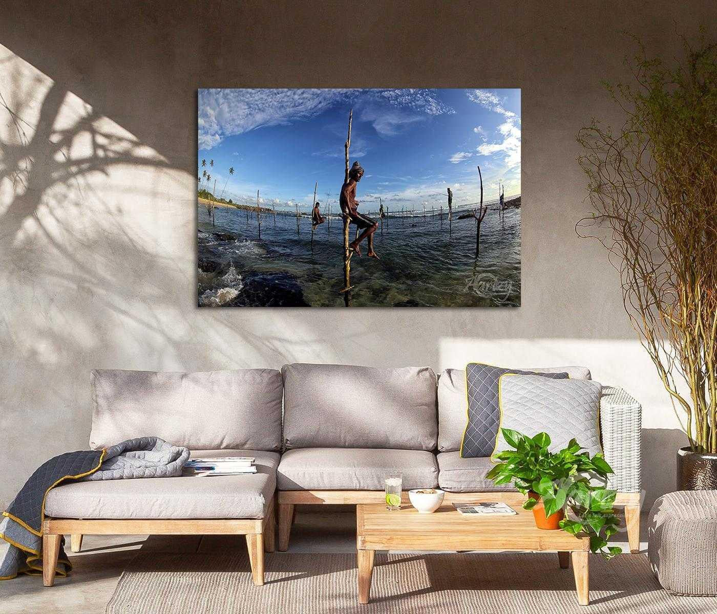 Life passes by on Stilts