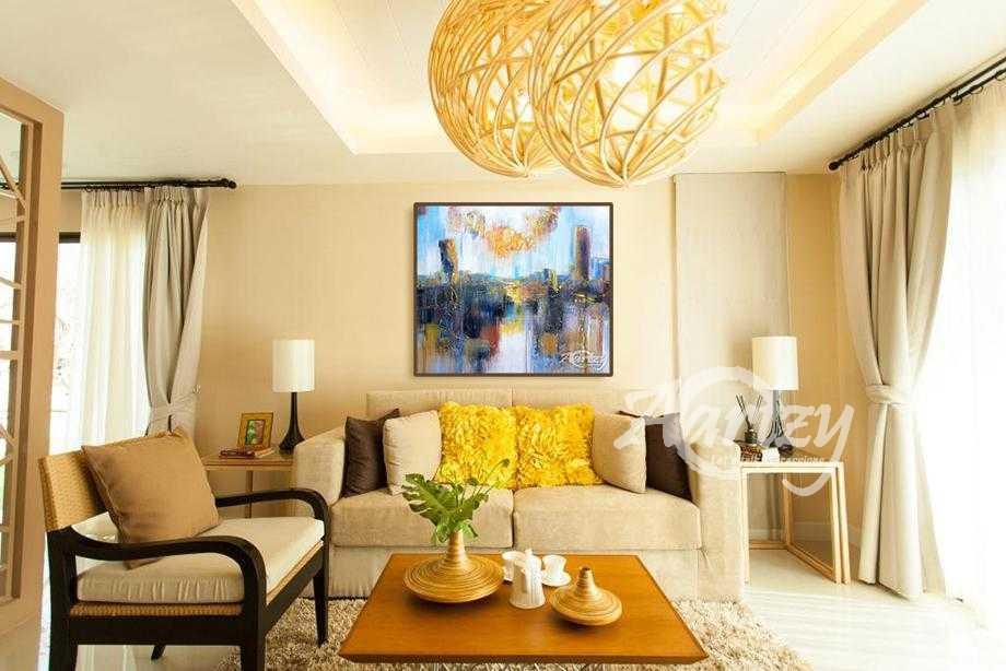 Dancing Colors of Water